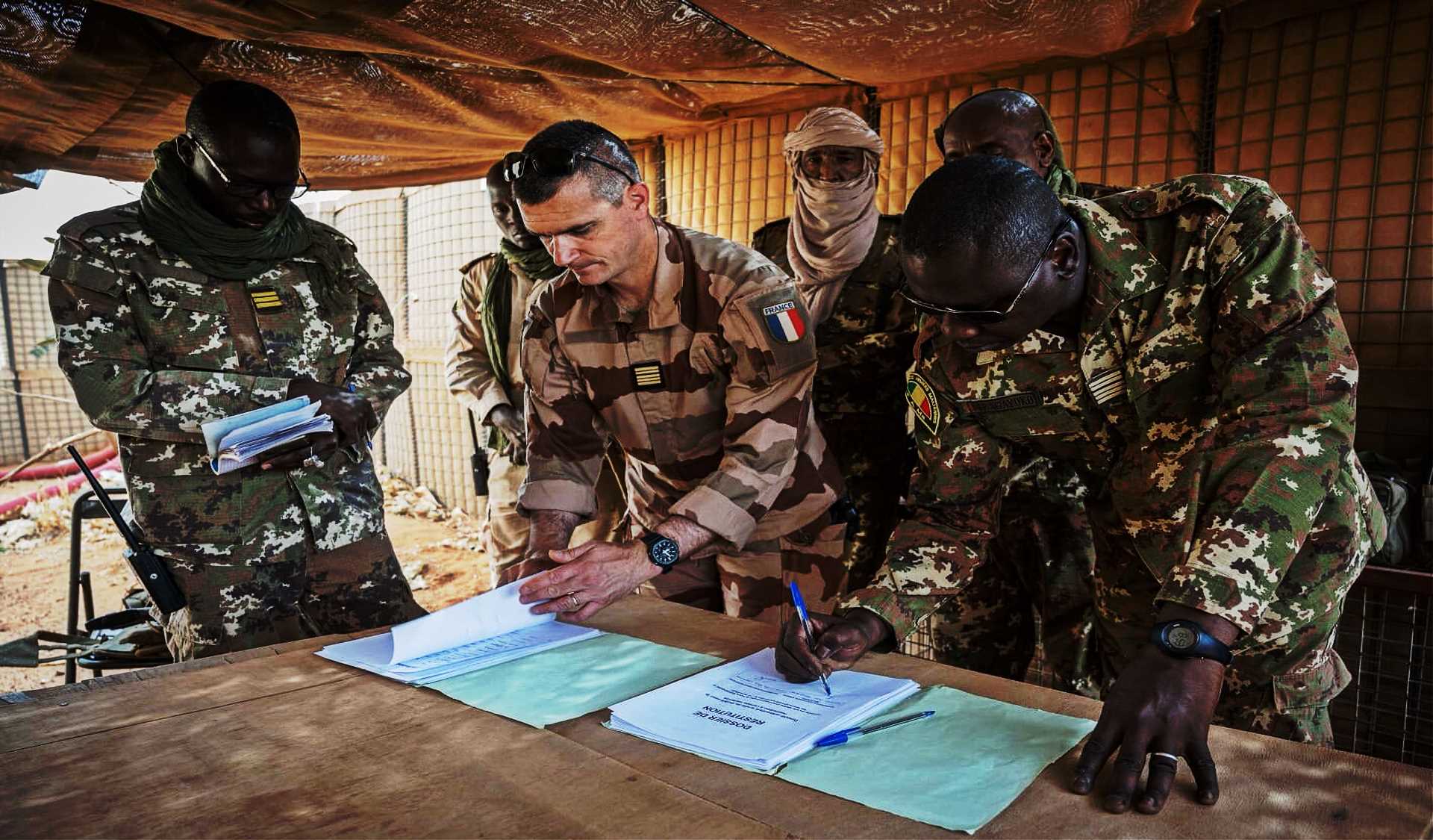 La France chassée de l’Afrique de l’Ouest après 8 ans de mission militaire confuse…